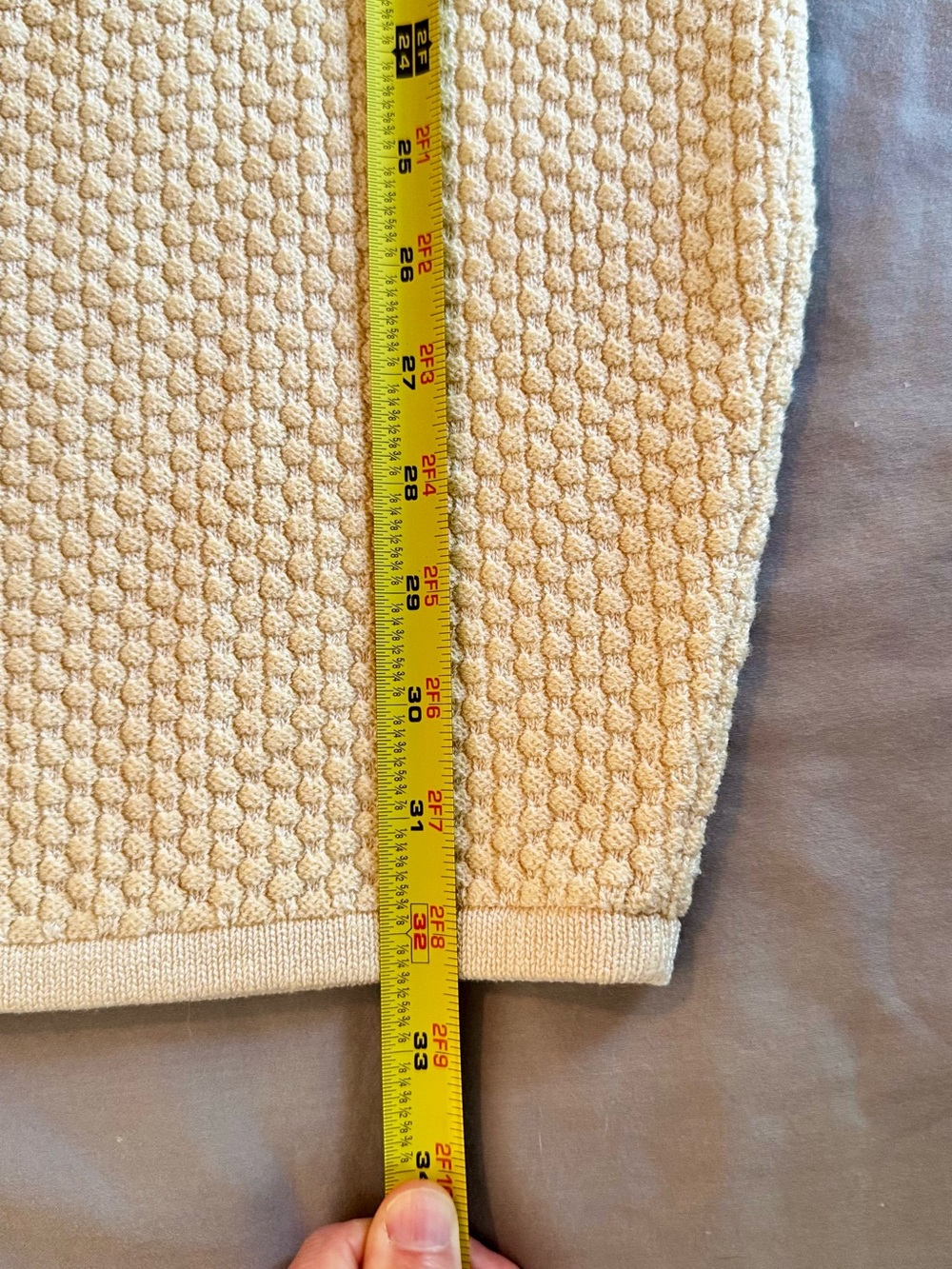 ST. JOHN Cream Textured Knit Sleeveless Shift Sheath Midi Dress w V-Back - Picture 16 of 16